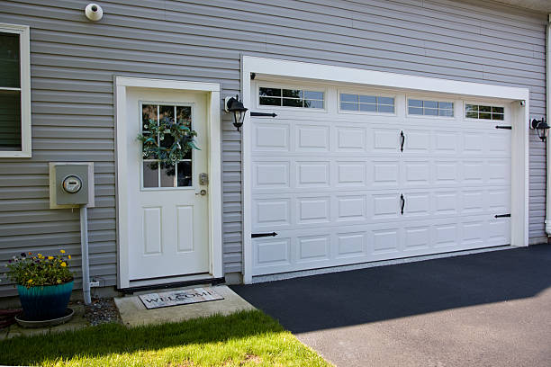 24/7 Emergency Garage Door Panel Replacement experts in Woodhaven, MI